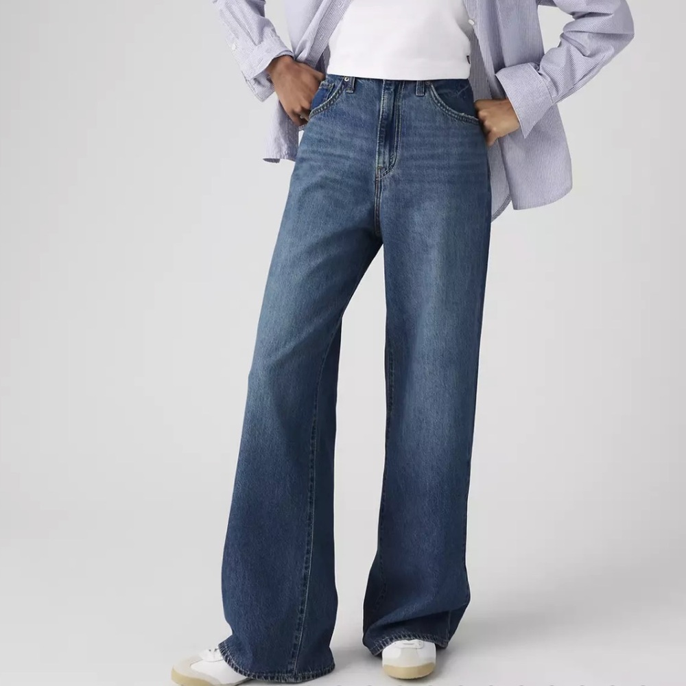 Levi’s Cinch Waist Baggy Jeans